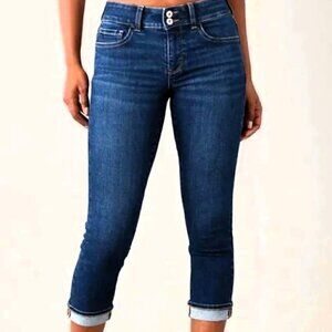 AMERICAN EAGLE ARTIST CROP STRETCH JEANS LIKE NEW